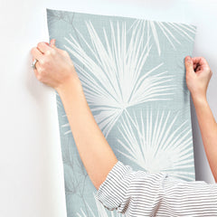 4172-27491-peel-and-stick-wallpaper-stick-application-step