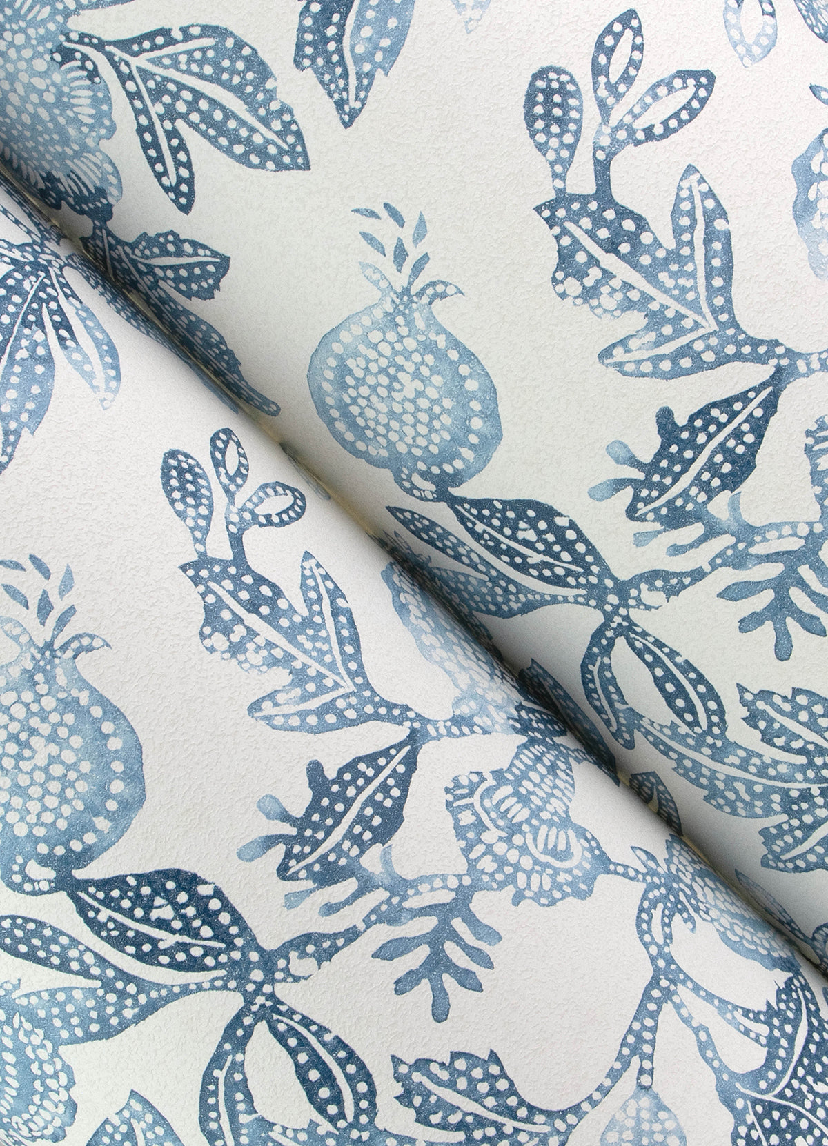 4172-27492-peel-and-stick-wallpaper-detail-closeup