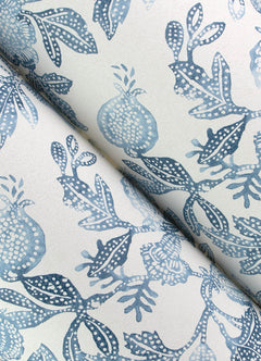 4172-27492-peel-and-stick-wallpaper-detail-closeup