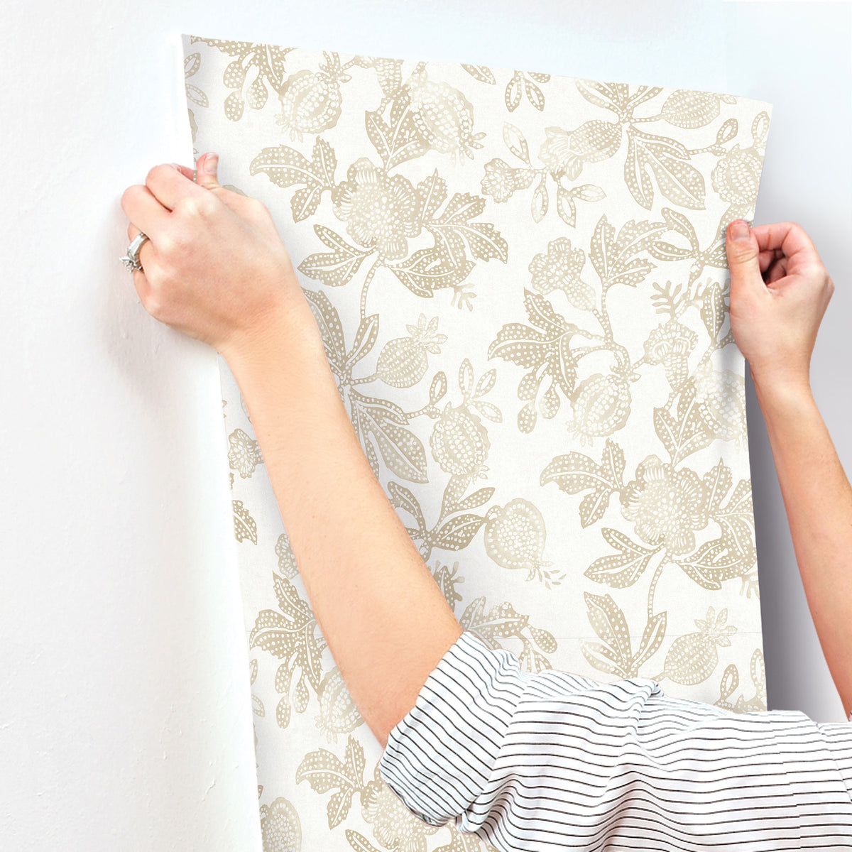 4172-27495-peel-and-stick-wallpaper-stick-application-step