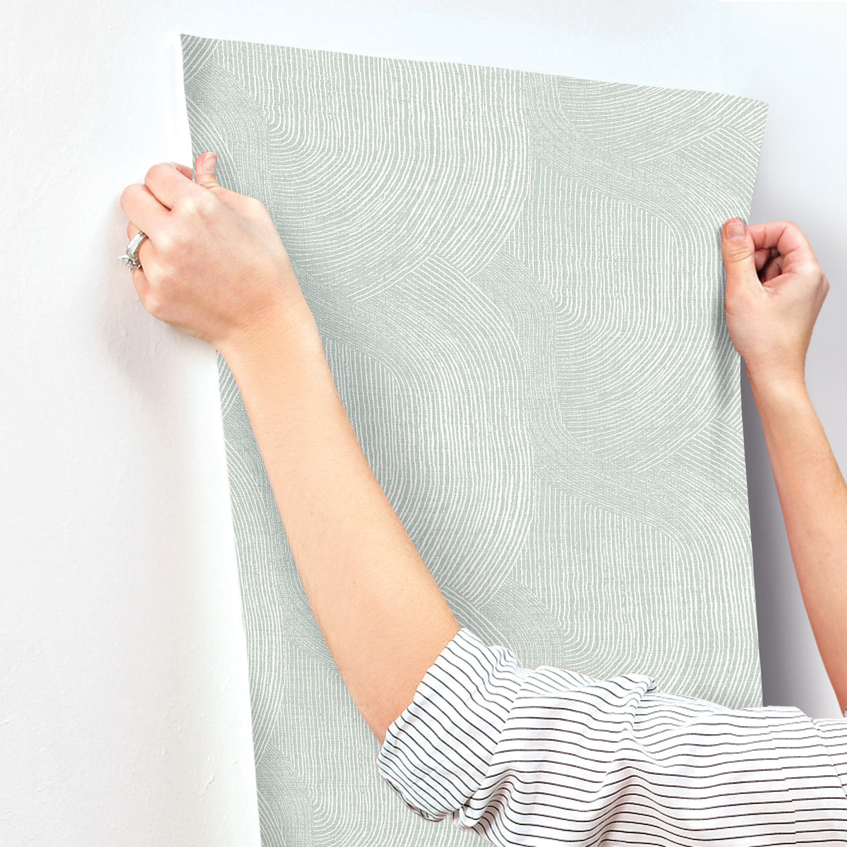 4172-27505-peel-and-stick-wallpaper-stick-application-step
