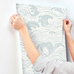 4172-27509-peel-and-stick-wallpaper-stick-application-step