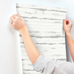 4172-27518-peel-and-stick-wallpaper-stick-application-step