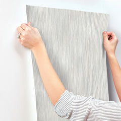 4172-27521-peel-and-stick-wallpaper-stick-application-step