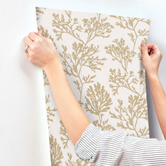 4172-82002-peel-and-stick-wallpaper-stick-application-step