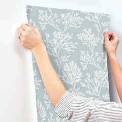 4172-82003-peel-and-stick-wallpaper-stick-application-step
