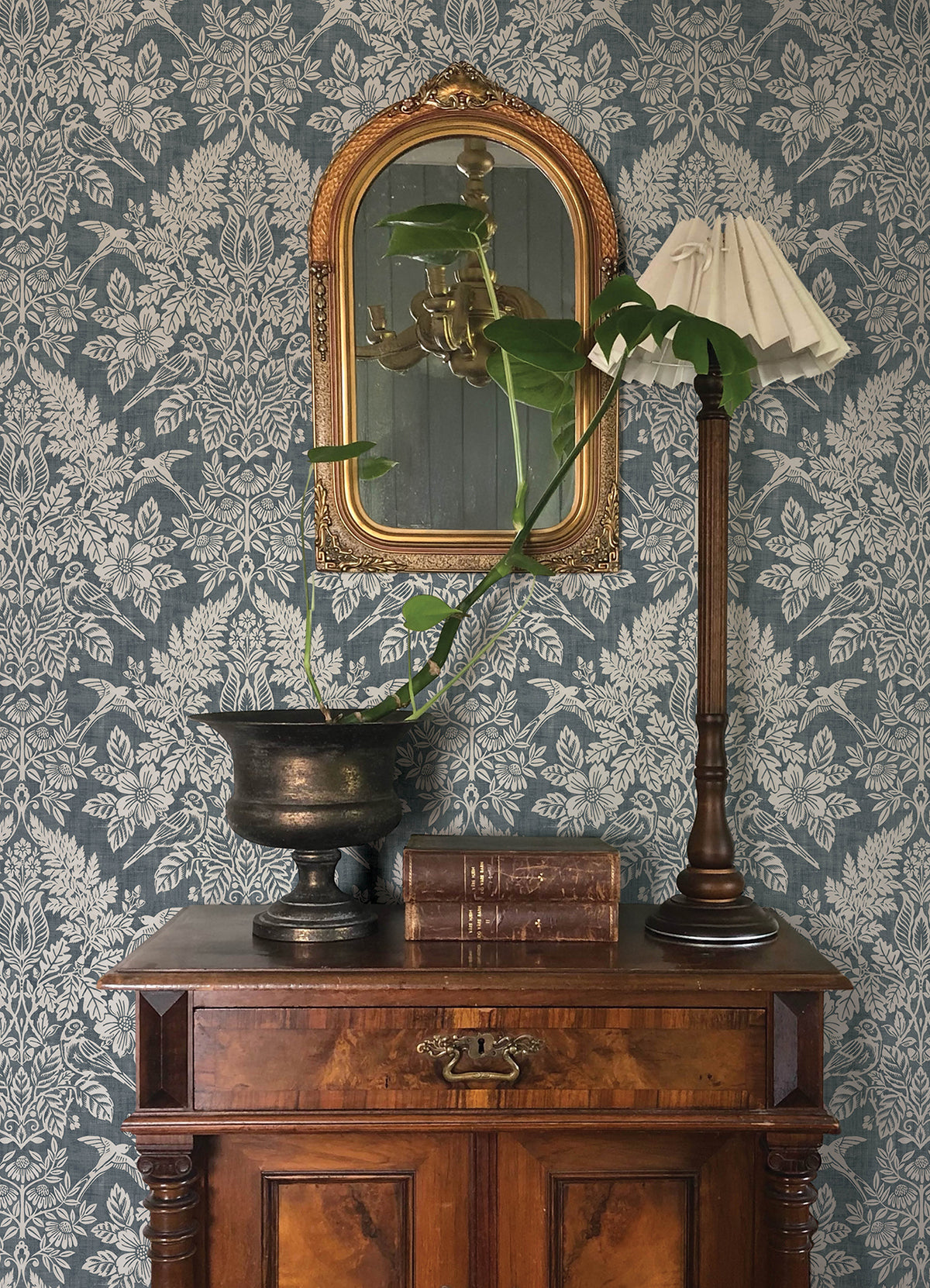 4173-27622-peel-and-stick-wallpaper-room-scene-detail-closeup