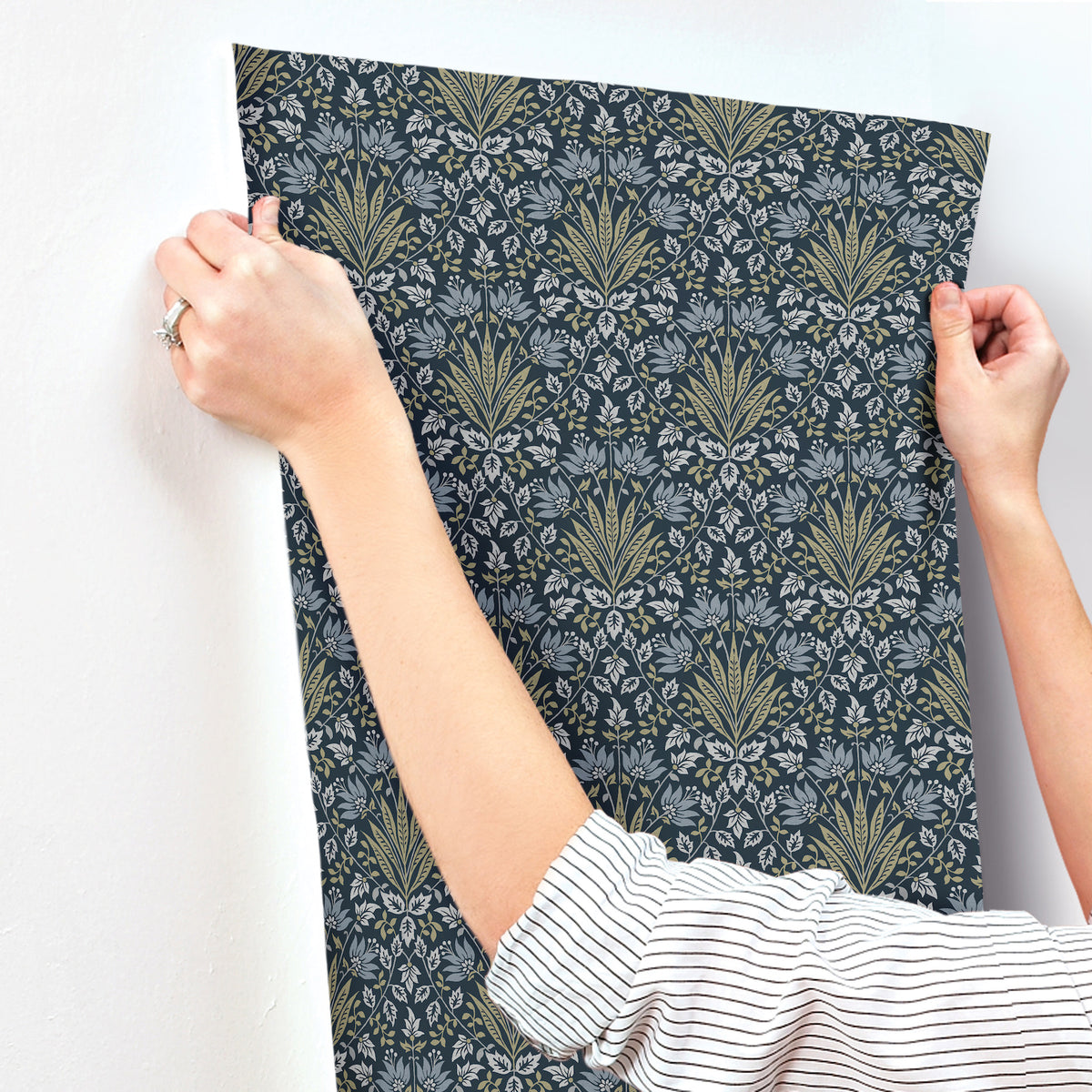 4173-27634-peel-and-stick-wallpaper-stick-application-step