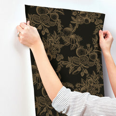 4173-27635-peel-and-stick-wallpaper-stick-application-step