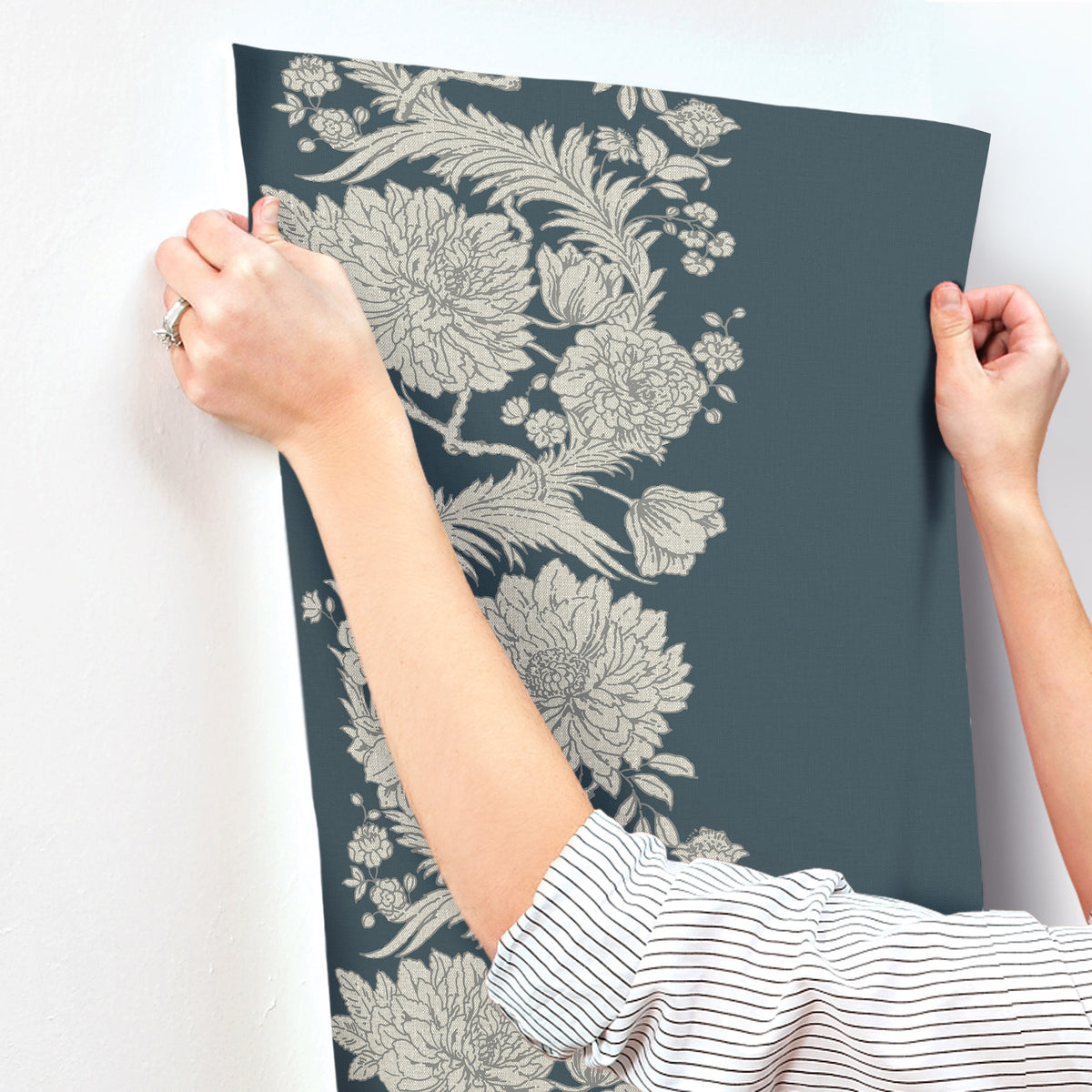 4173-27642-peel-and-stick-wallpaper-stick-application-step