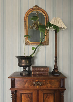 4173-27660-peel-and-stick-wallpaper-room-scene-detail-closeup