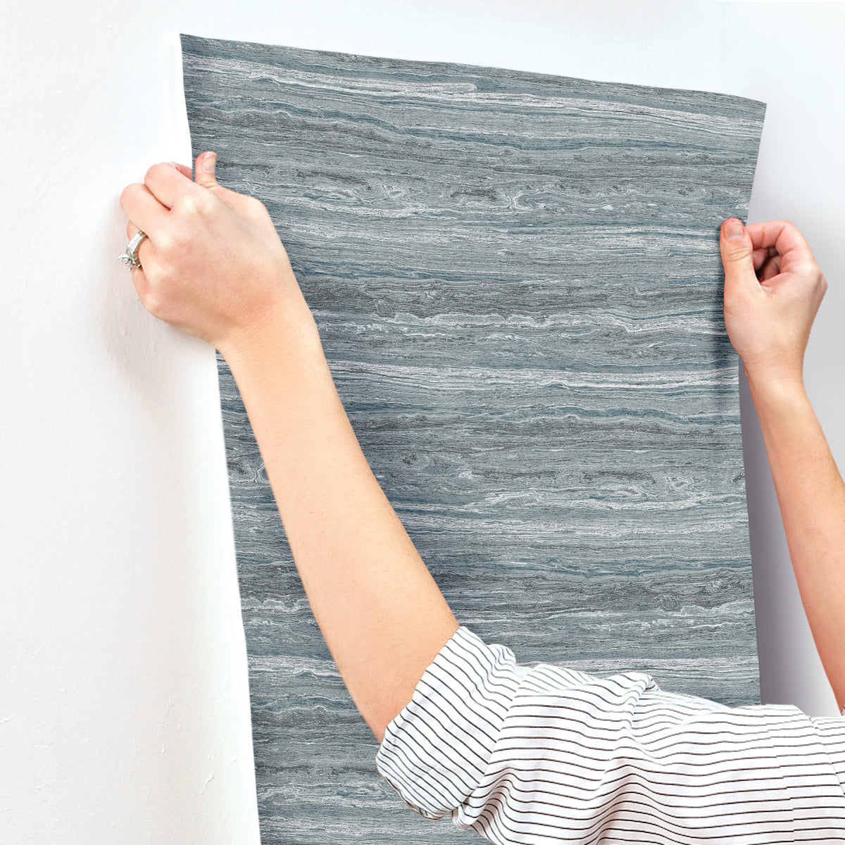 4173-27667-peel-and-stick-wallpaper-stick-application-step