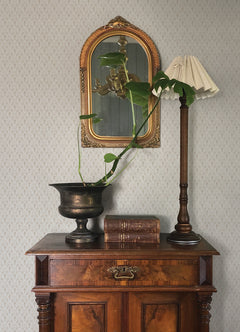 4173-27673-peel-and-stick-wallpaper-room-scene-detail-closeup