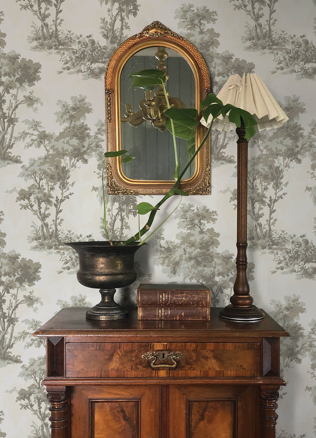 4173-82107-peel-and-stick-wallpaper-room-scene-detail-closeup