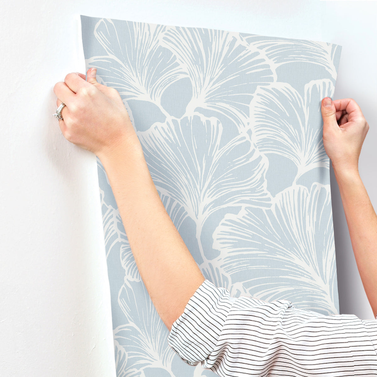 4177-27712-peel-and-stick-wallpaper-stick-application-step