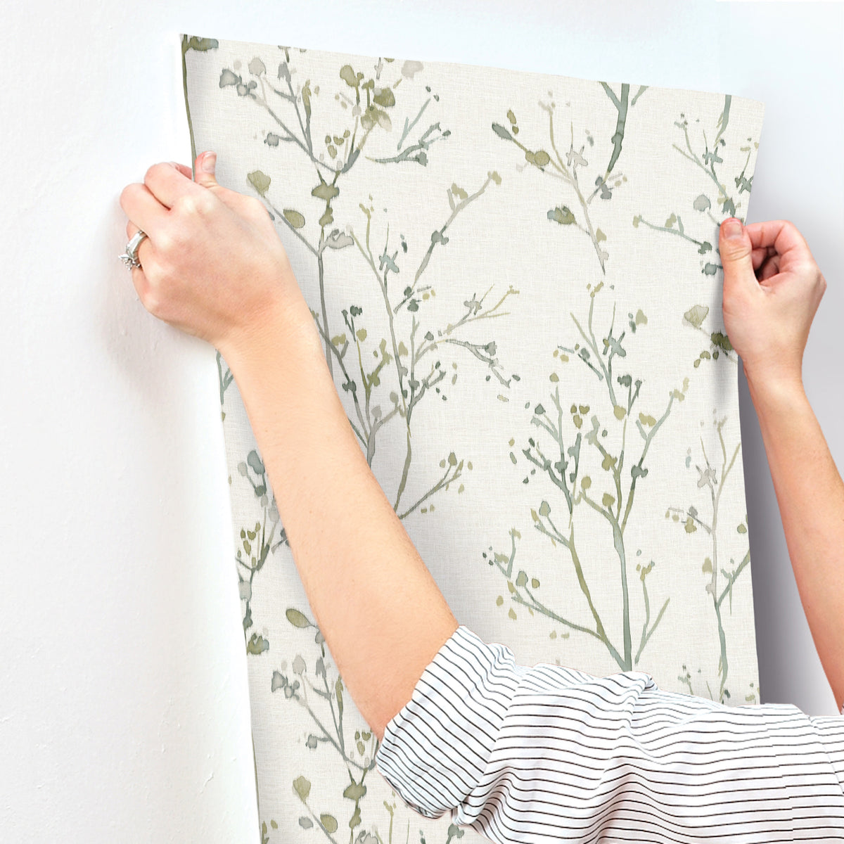 4177-27719-peel-and-stick-wallpaper-stick-application-step
