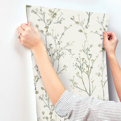 4177-27719-peel-and-stick-wallpaper-stick-application-step