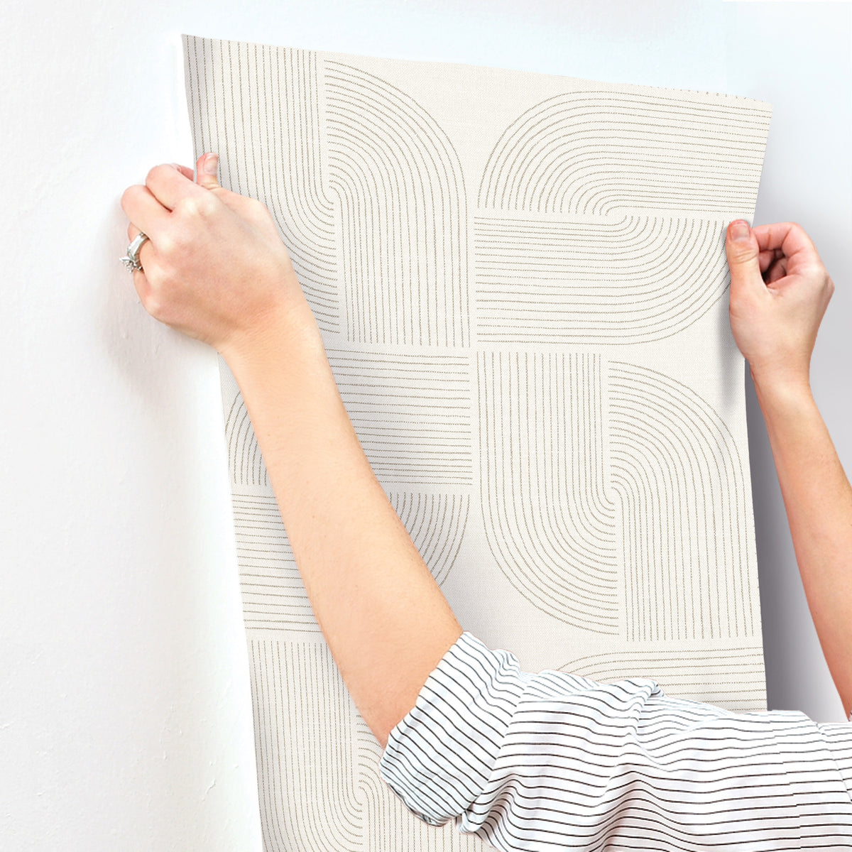 4177-27724-peel-and-stick-wallpaper-stick-application-step