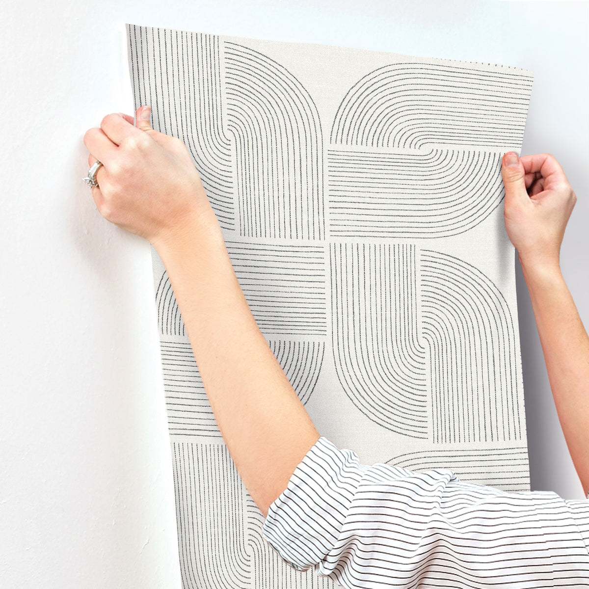 4177-27725-peel-and-stick-wallpaper-stick-application-step