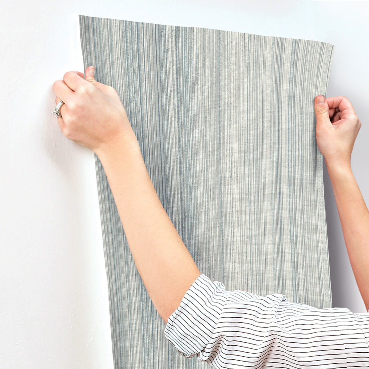 4177-27748-peel-and-stick-wallpaper-stick-application-step