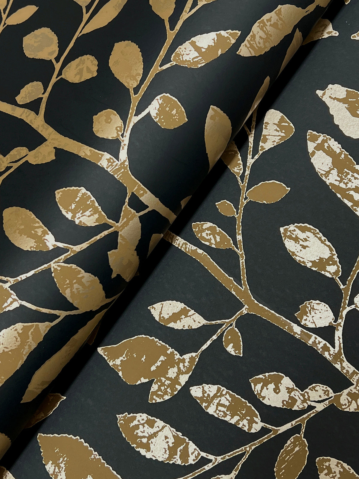 4177-83306-peel-and-stick-wallpaper-detail-closeup