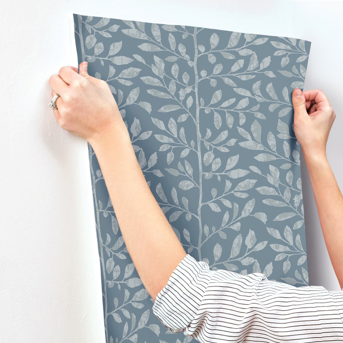 4177-83309-peel-and-stick-wallpaper-stick-application-step