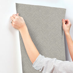 4192-13674-peel-and-stick-wallpaper-stick-application-step
