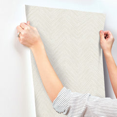4192-13679-peel-and-stick-wallpaper-stick-application-step