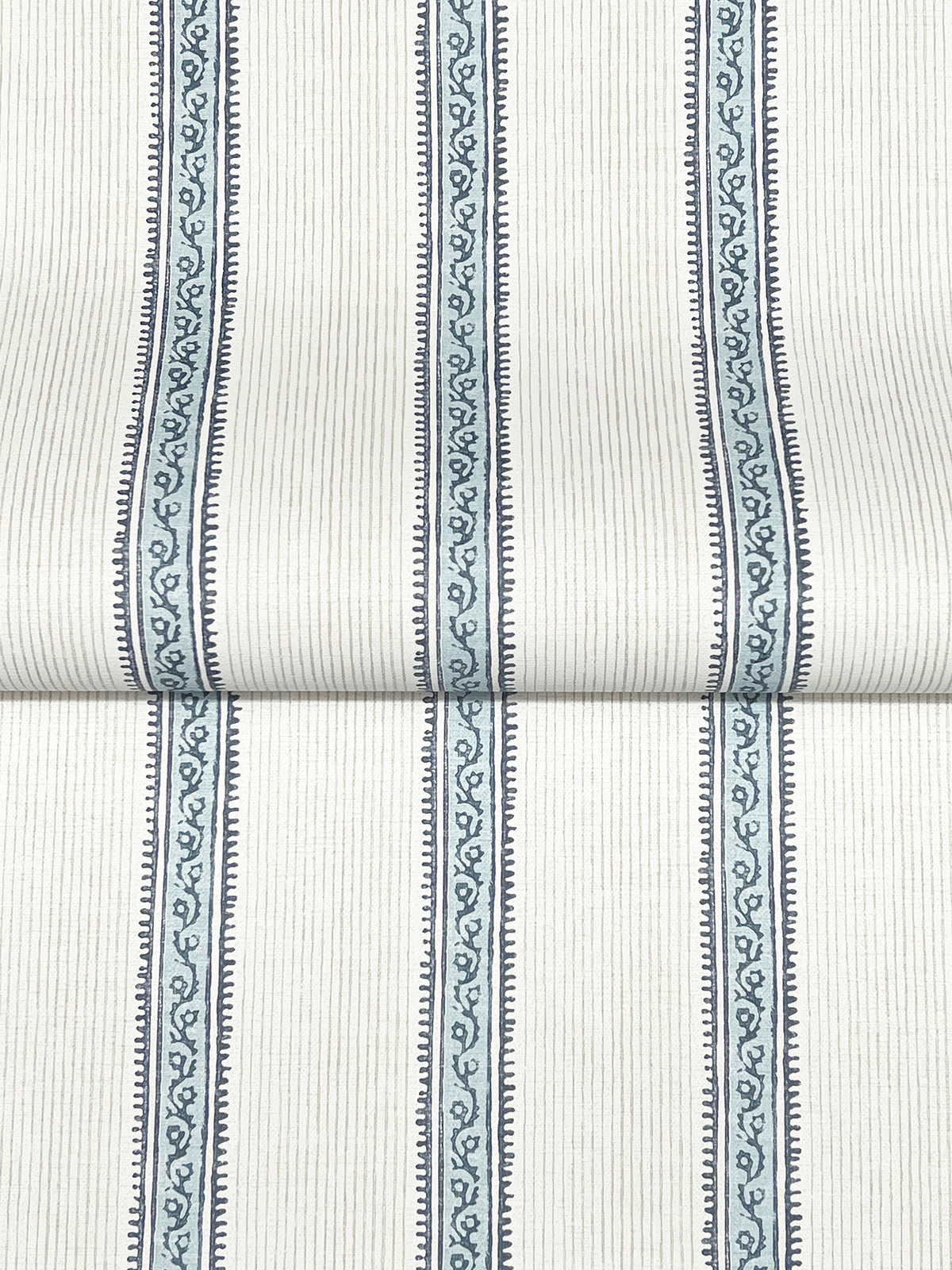 4192-27428-peel-and-stick-wallpaper-detail-closeup