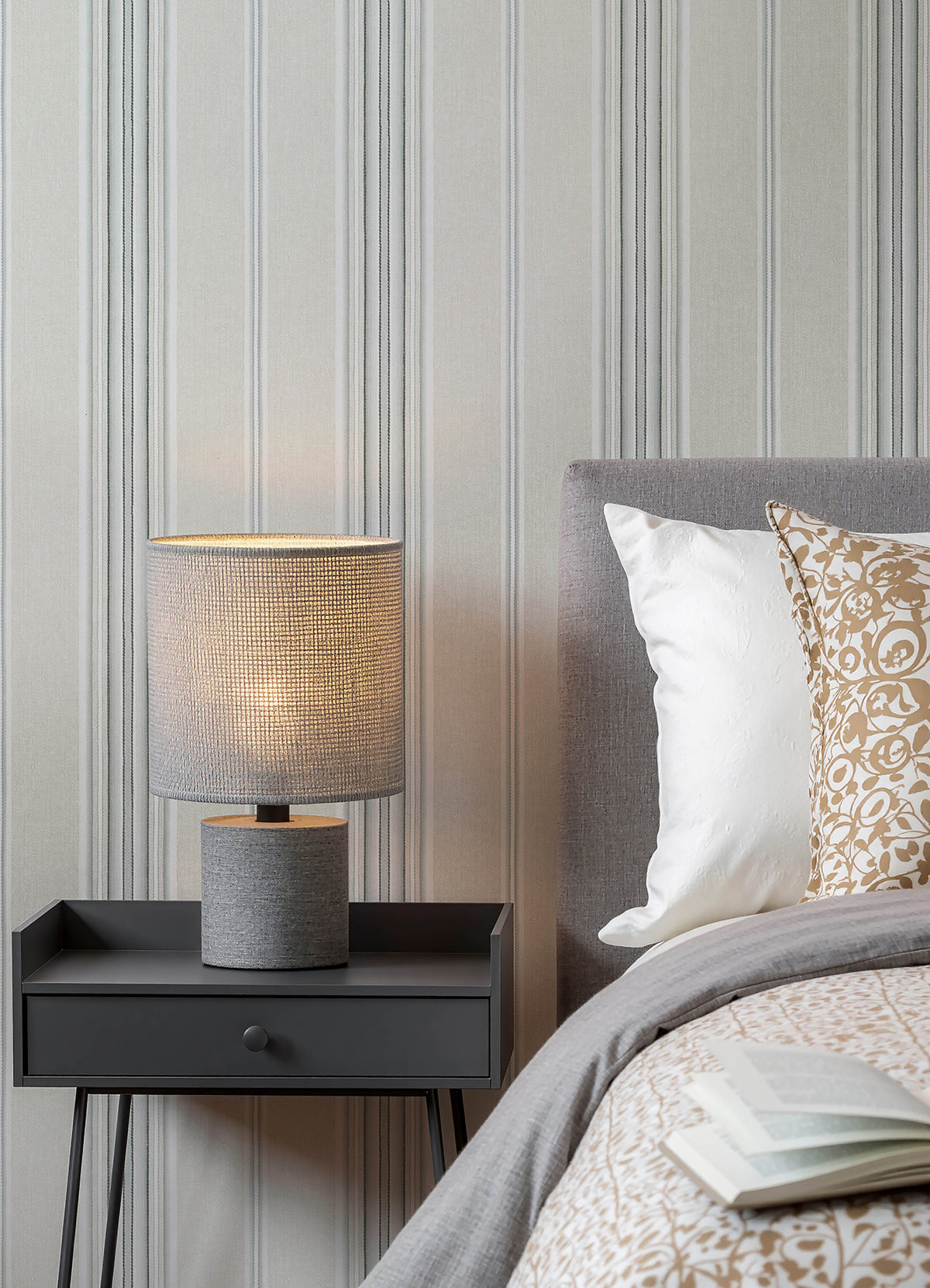 4192-83122-peel-and-stick-wallpaper-room-scene