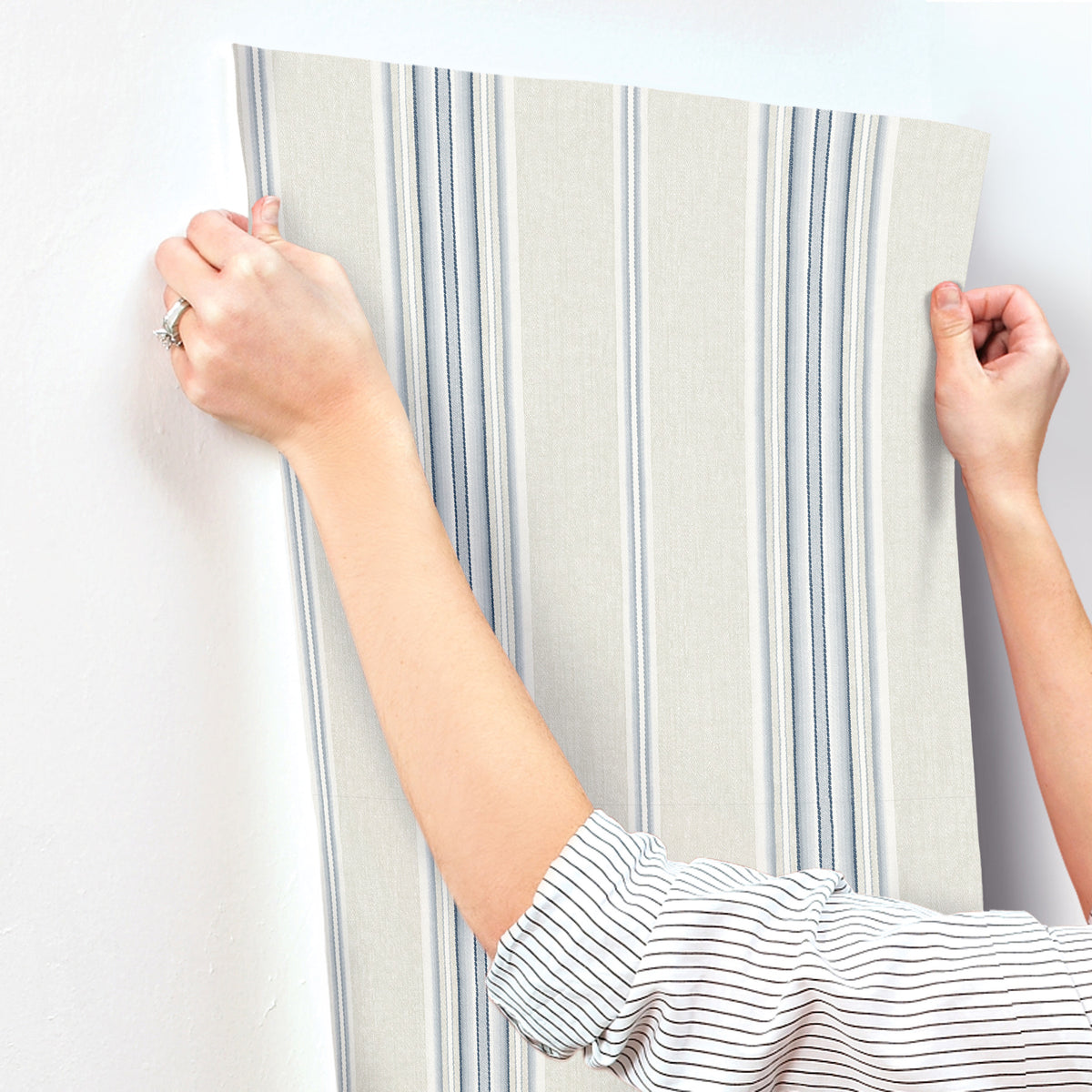4192-83123-peel-and-stick-wallpaper-stick-application-step