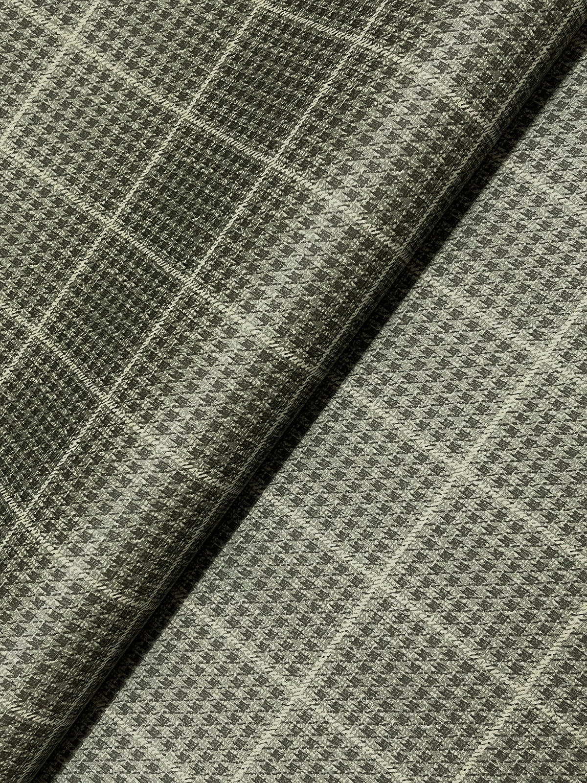 4192-83415-peel-and-stick-wallpaper-detail-closeup