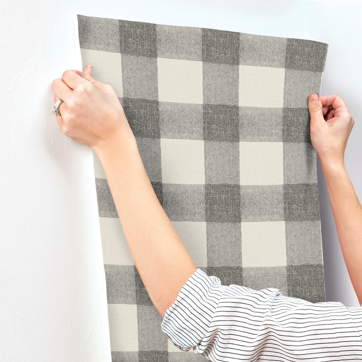 4192-83421-peel-and-stick-wallpaper-stick-application-step