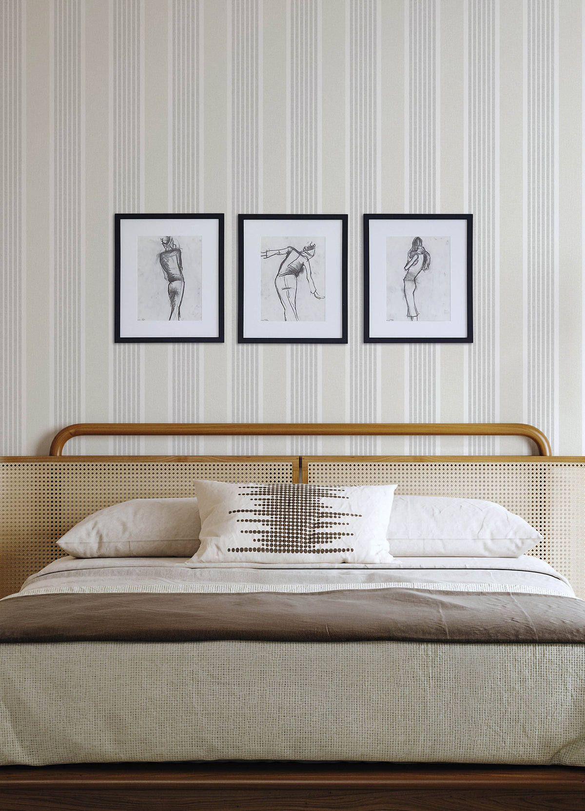 4192-83434-peel-and-stick-wallpaper-room-scene