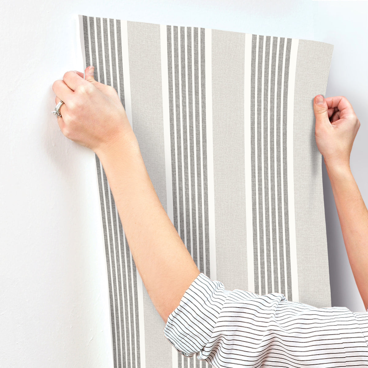 4192-83435-peel-and-stick-wallpaper-stick-application-step