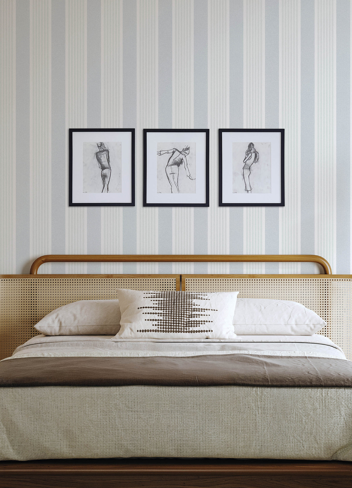 4192-83436-peel-and-stick-wallpaper-room-scene