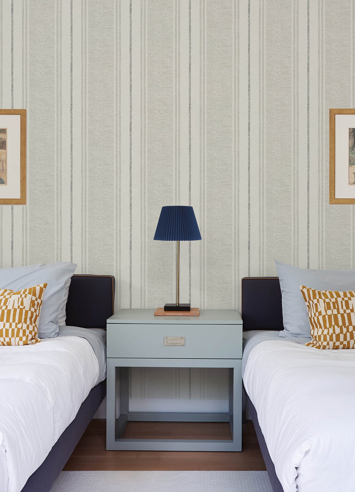 4192-83441-peel-and-stick-wallpaper-room-scene