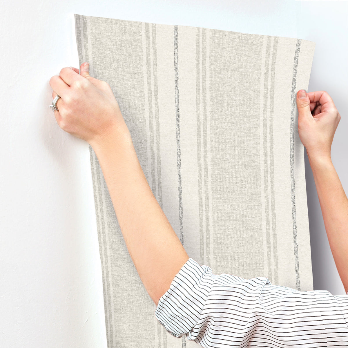 4192-83441-peel-and-stick-wallpaper-stick-application-step