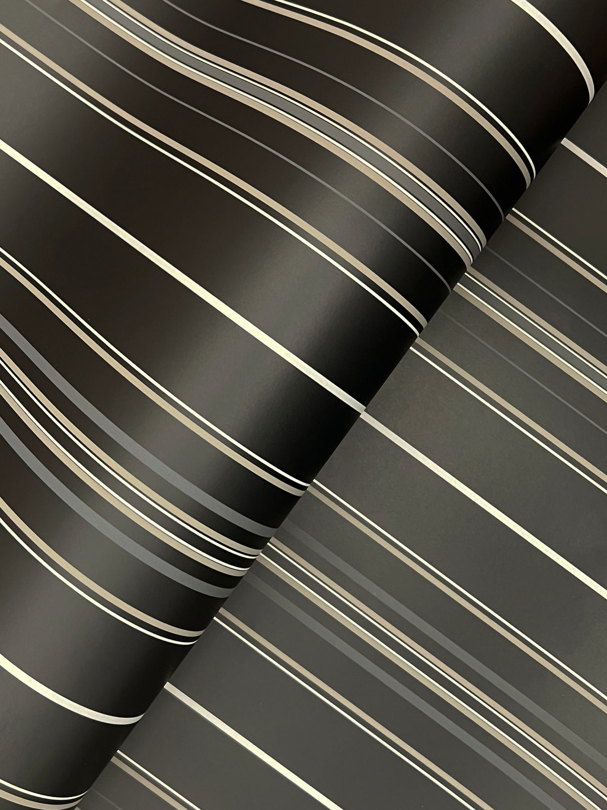 4192-83453-peel-and-stick-wallpaper-detail-closeup