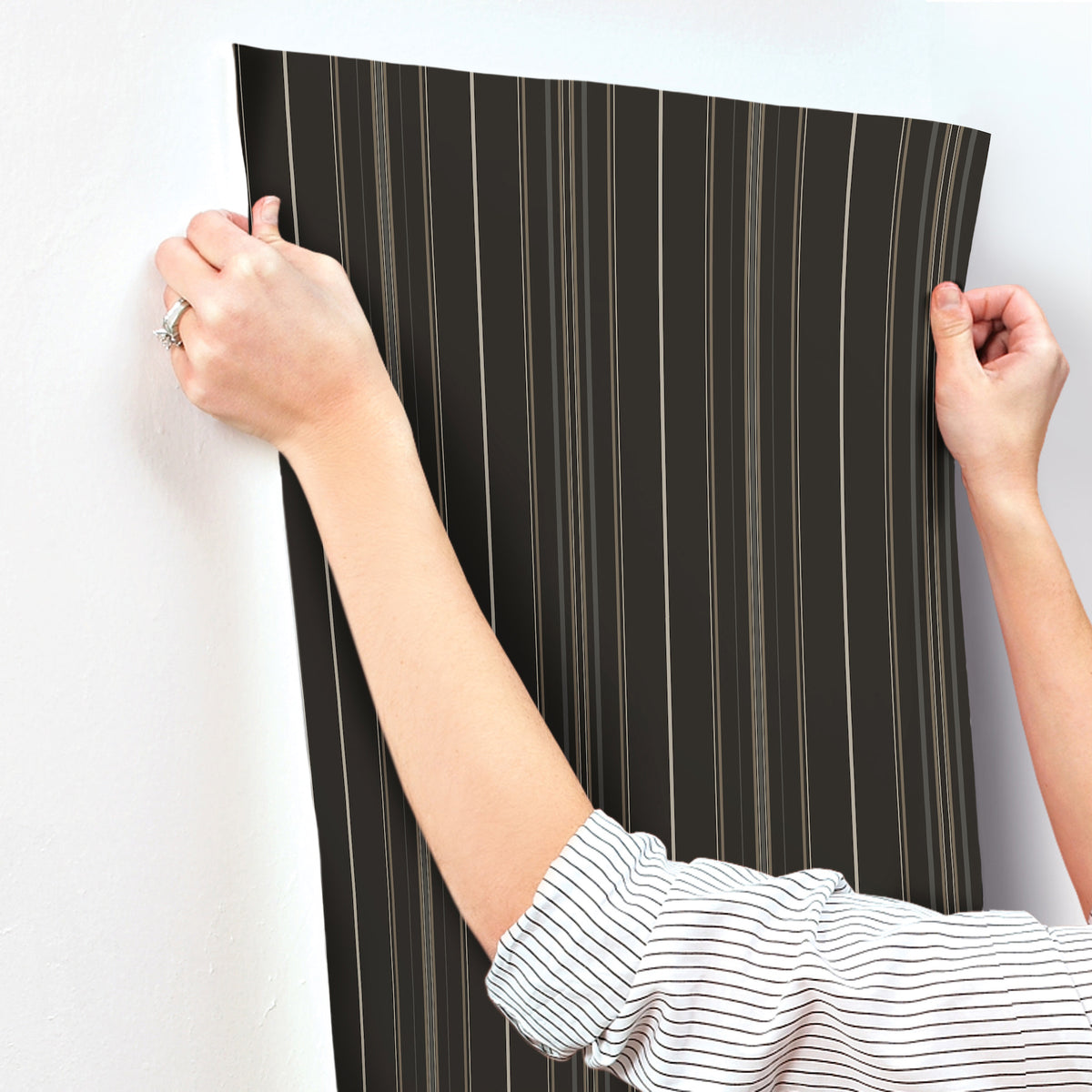 4192-83453-peel-and-stick-wallpaper-stick-application-step