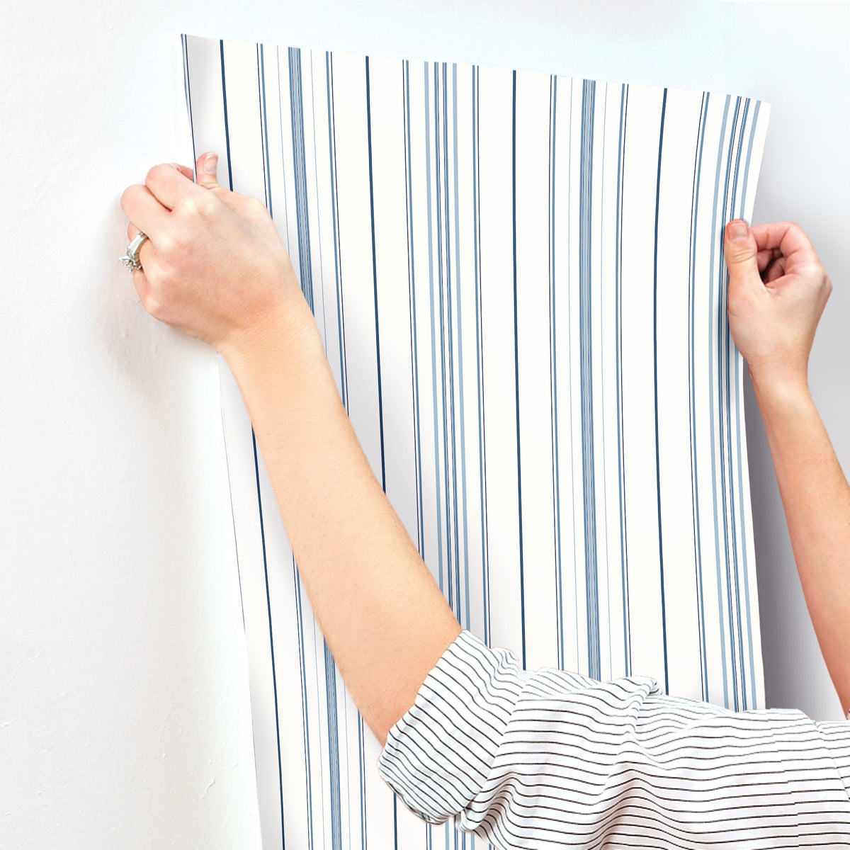 4192-83454-peel-and-stick-wallpaper-stick-application-step
