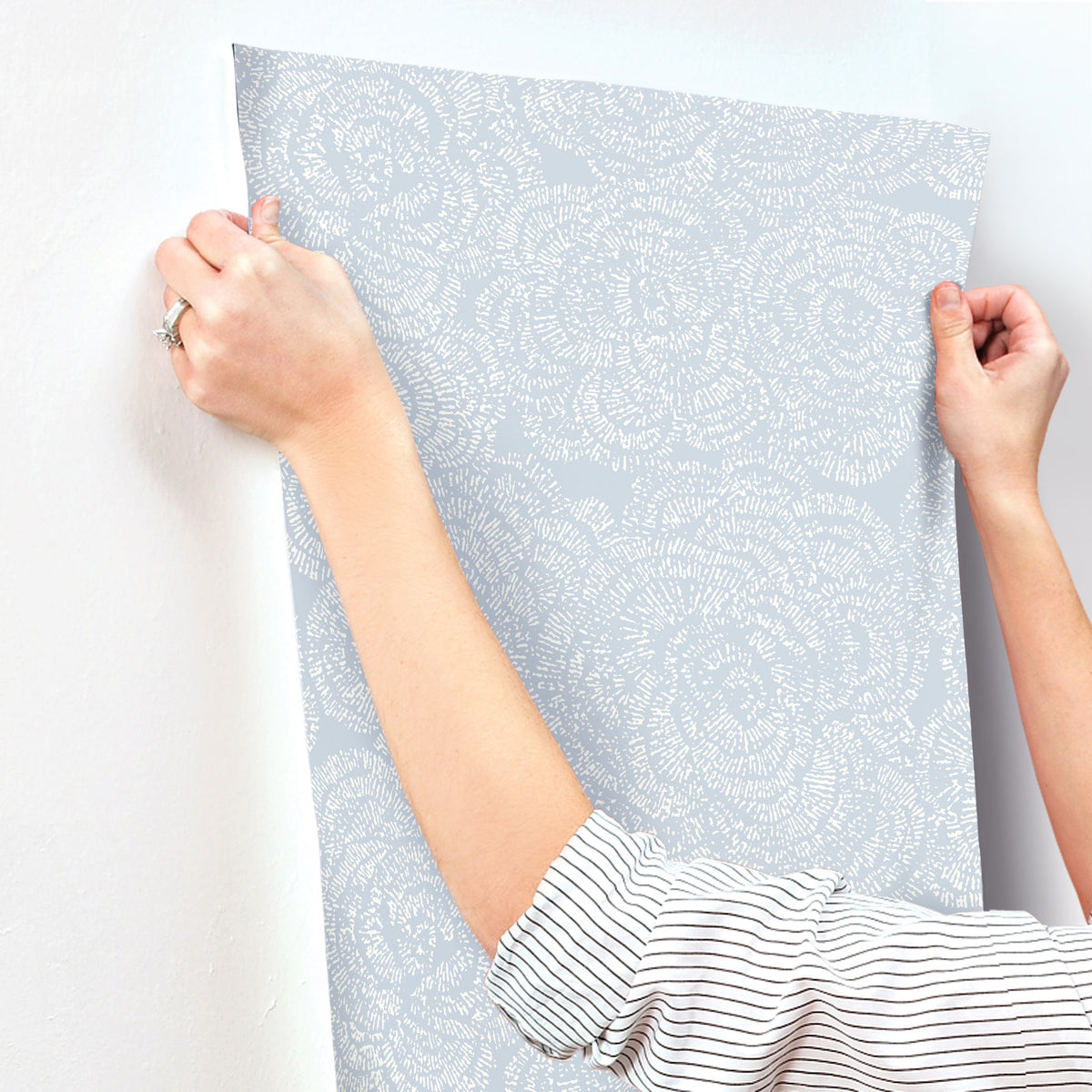 4197-27850-peel-and-stick-wallpaper-stick-application-step