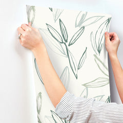 4197-27856-peel-and-stick-wallpaper-stick-application-step