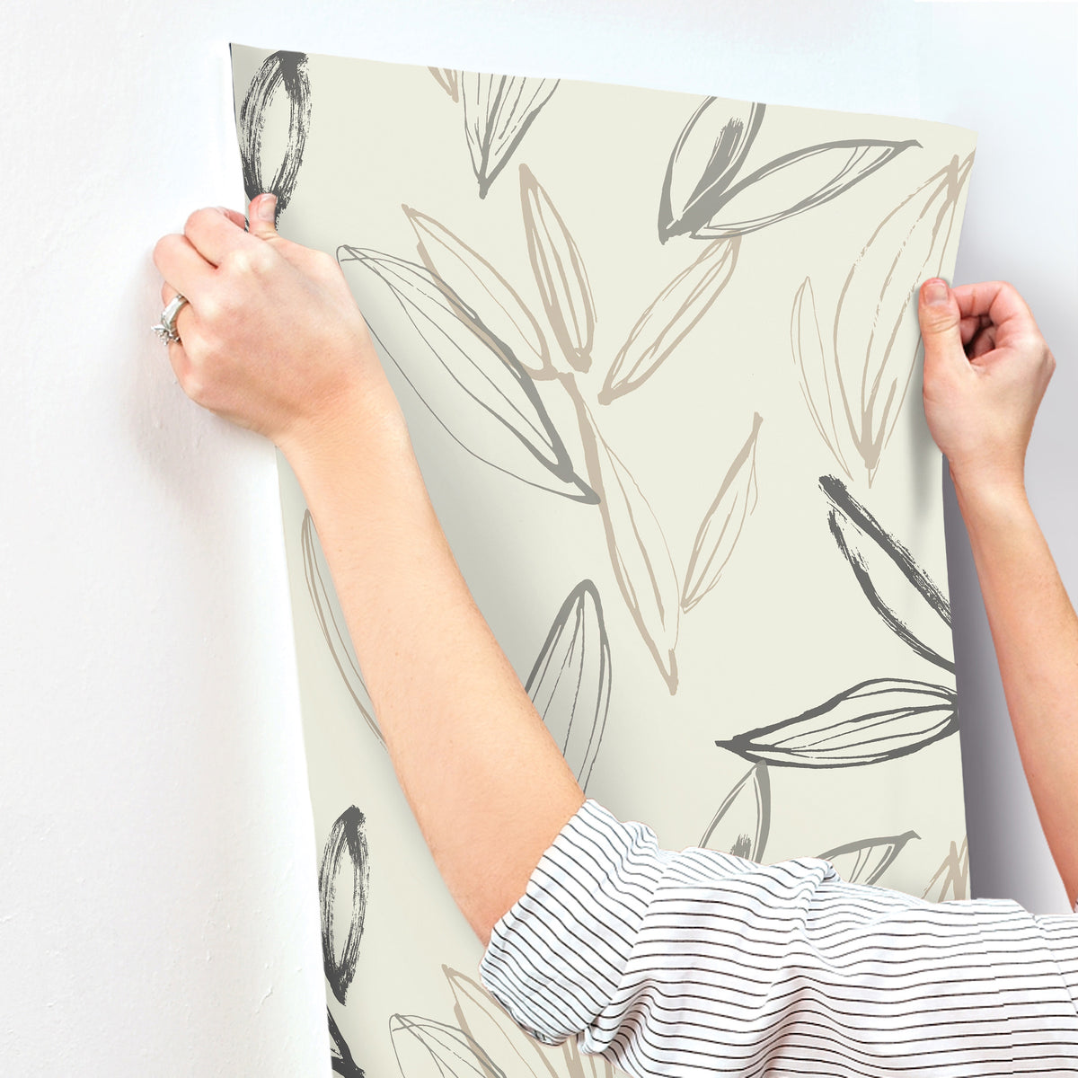 4197-27859-peel-and-stick-wallpaper-stick-application-step