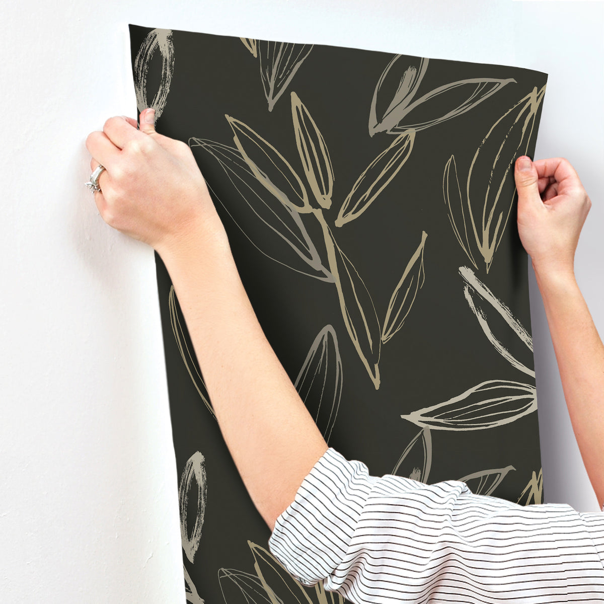 4197-27860-peel-and-stick-wallpaper-stick-application-step