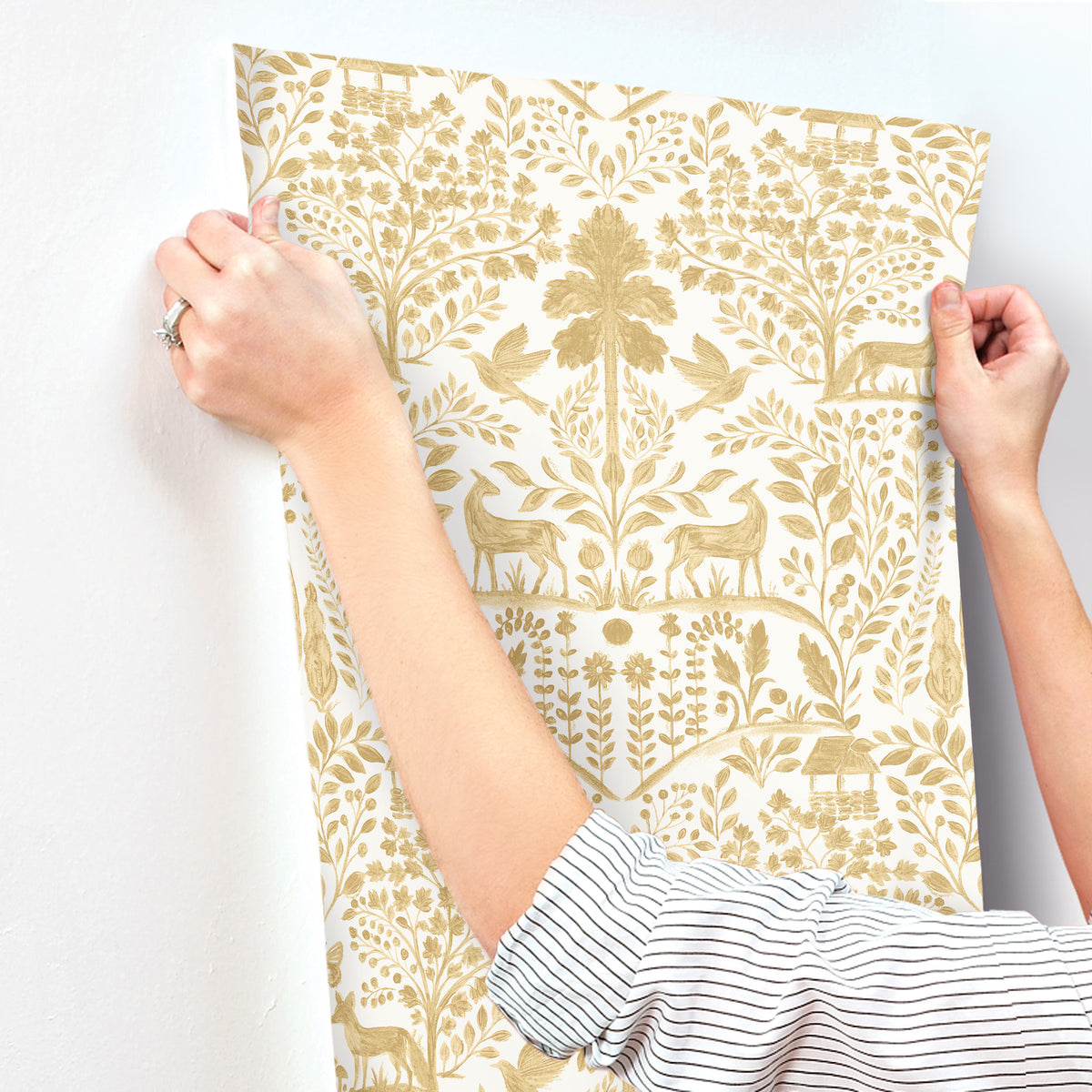 4197-83756-peel-and-stick-wallpaper-stick-application-step