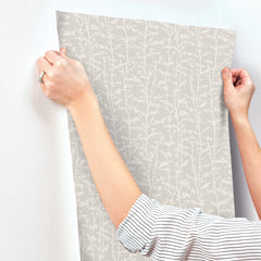 4197-84002-peel-and-stick-wallpaper-stick-application-step