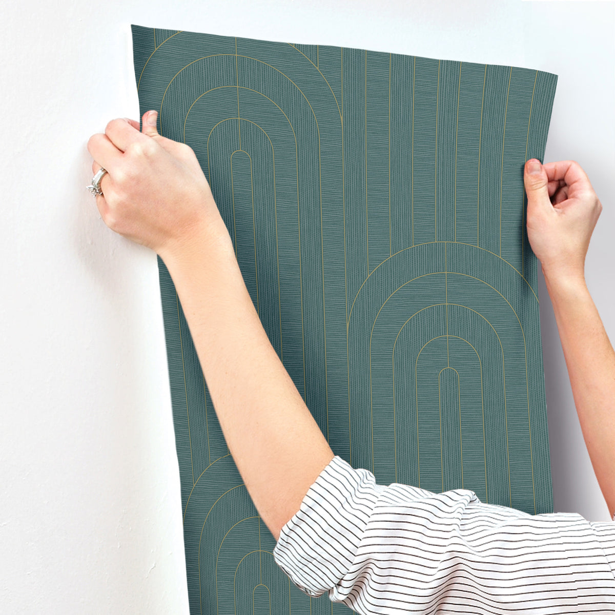 4198-27828-peel-and-stick-wallpaper-stick-application-step