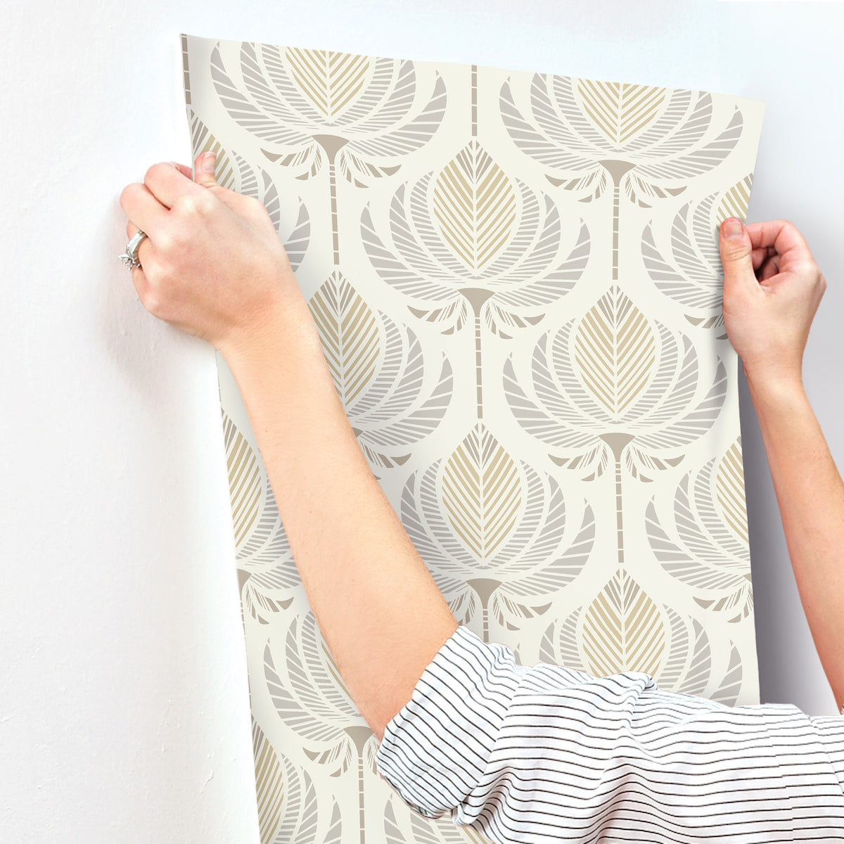 4198-27832-peel-and-stick-wallpaper-stick-application-step