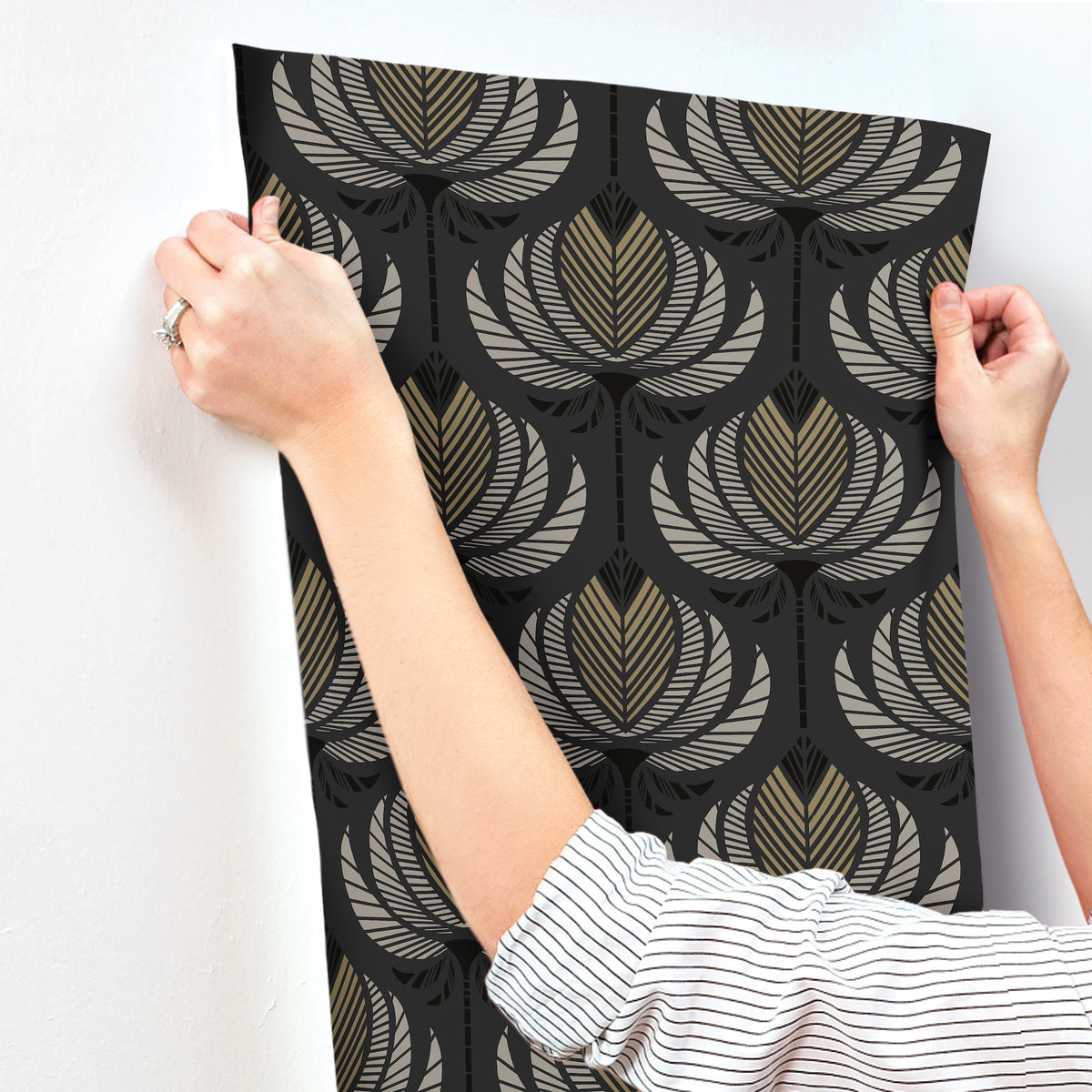 4198-27833-peel-and-stick-wallpaper-stick-application-step